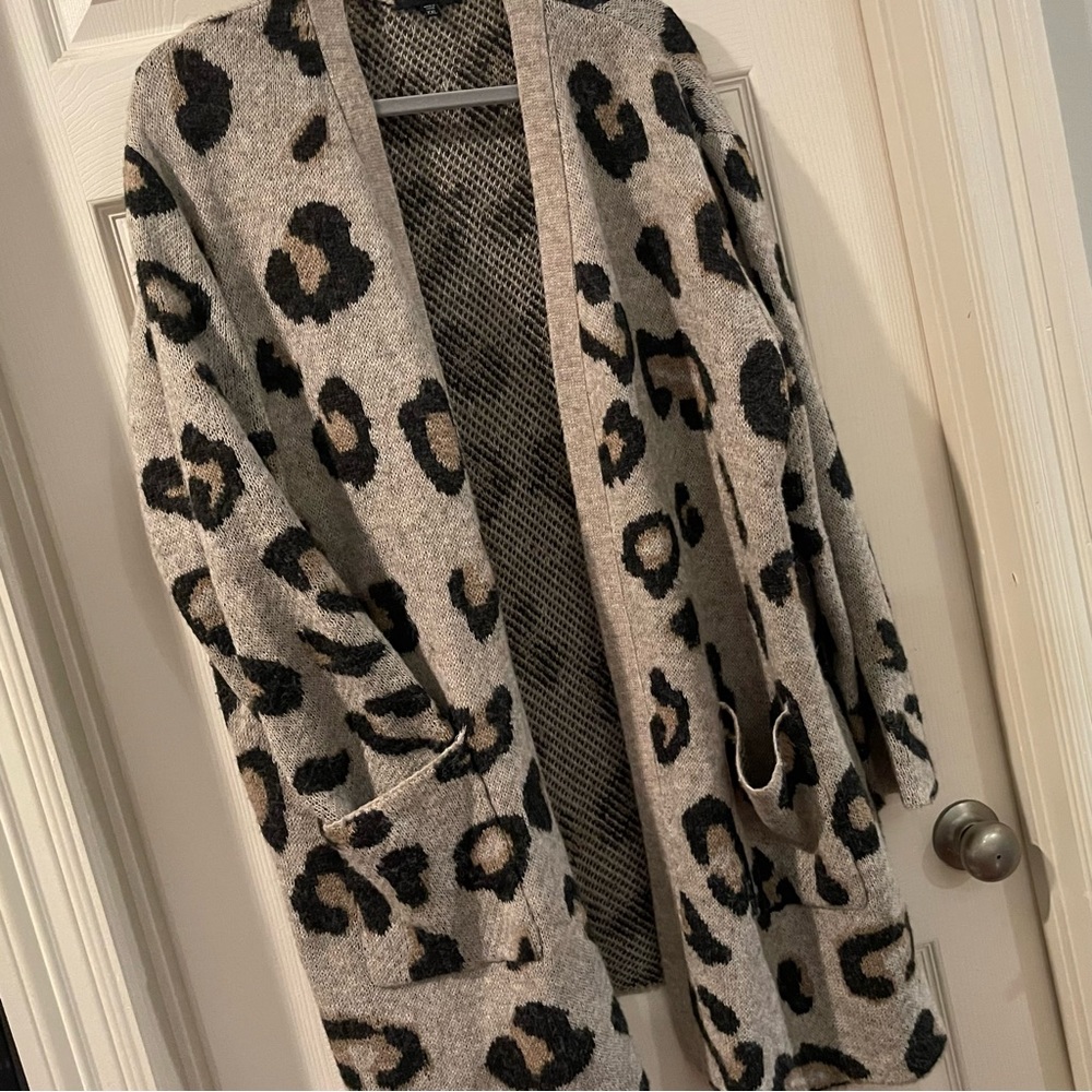 Leopard sweater cardigan- neutral